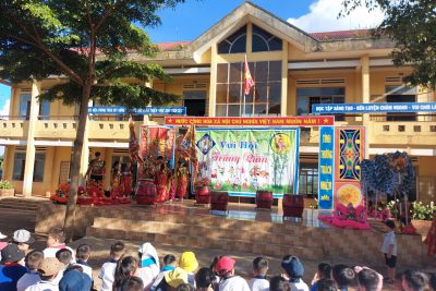 HỌC SINH TRƯỜNG TH LÊ QUÝ ĐÔN VUI HỘI TRĂNG RẰM