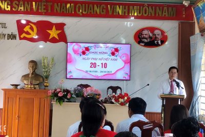 💐 CHÀO MỪNG NGÀY PHỤ NỮ VIỆT NAM 20/10 💐  Hòa chung không khí kỷ niệm Ngày Phụ nữ Việt Nam 20/10, nam công trường tiểu học Lê Quý Đôn đã tổ chức buổi gặp mặt thân mật nhằm tri ân và chúc mừng các chị em nữ công.  Trong không khí vui tươi, ấm áp, đại diện nam công gửi tới các cô, các chị hoa tươi, quà tặng và lời chúc tốt đẹp nhất – chúc các chị em luôn xinh đẹp, mạnh khỏe, hạnh phúc và thành công.  Buổi gặp mặt là dịp để tôn vinh vai trò, những đóng góp của nữ cán bộ, giáo viên, nhân viên, đồng thời thắt chặt tinh thần đoàn kết trong tập thể nhà trường.  🌸 Chúc các chị em luôn rạng rỡ và tràn đầy niềm vui! 🌸